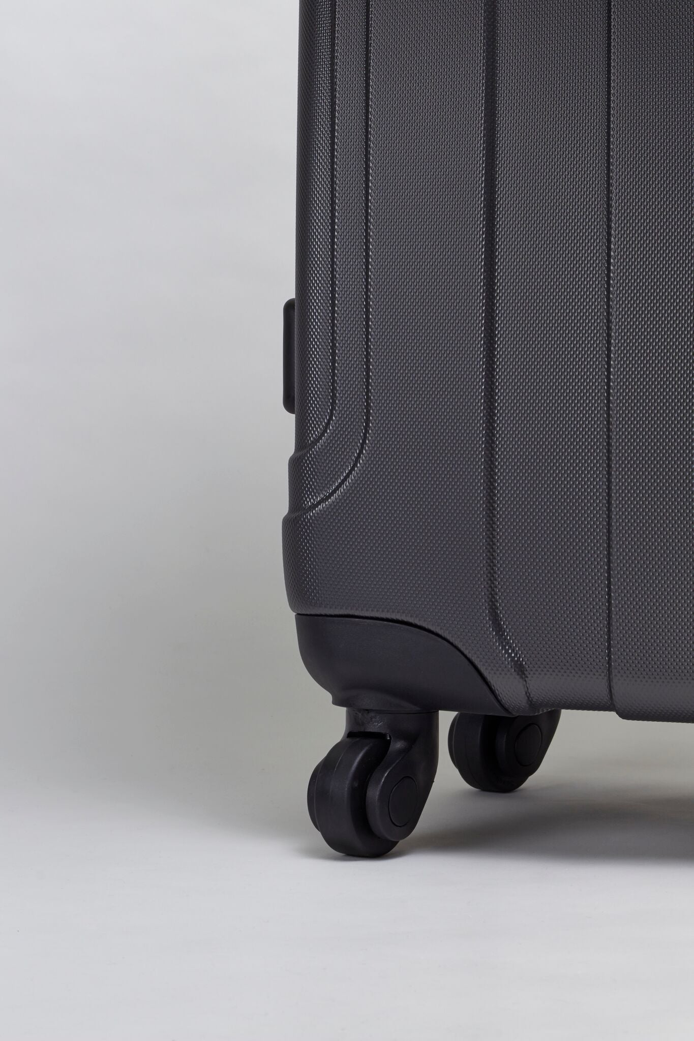 Saxoline Matrix M - Onderkant Antraciet ABS hard reiskoffer | luggage4u.be